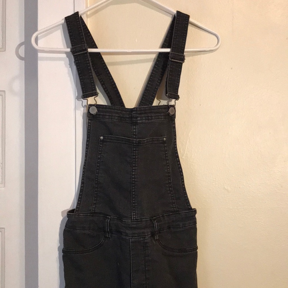 H&M Divided - Black Skinny Denim Overalls
